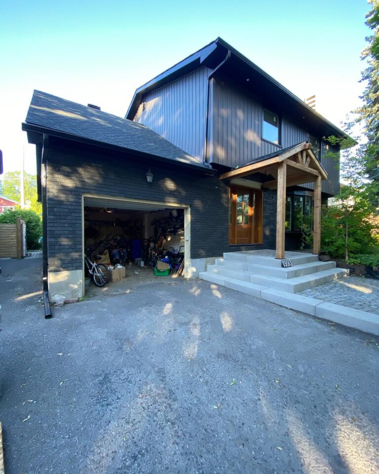 Professional exterior painting services on Ottawa residential home